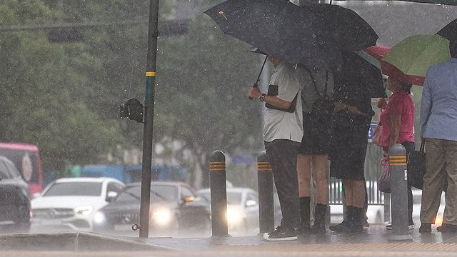 중대본 “장맛비로 주민 109명 일시 대피…<br>시설 피해·통제 잇따라”