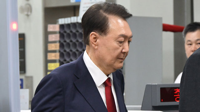 내란 특검팀, 윤 전 대통령에 14일 오후 2시 재차 출석 요구