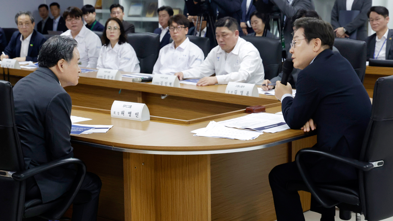 산재 반복 SPC 공장 찾은 이 대통령 “죽지 않는 사회 만들어야”