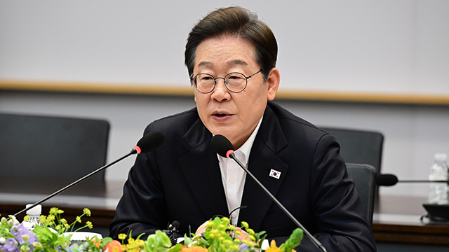 이재명, ‘경청’ 컨셉으로 민생 행보…직장인 간담회 첫 일정