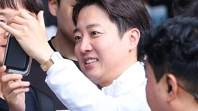 이준석, 여수 국가산단서 첫 유세…“압도적 새로움으로 대한민국 재도약”