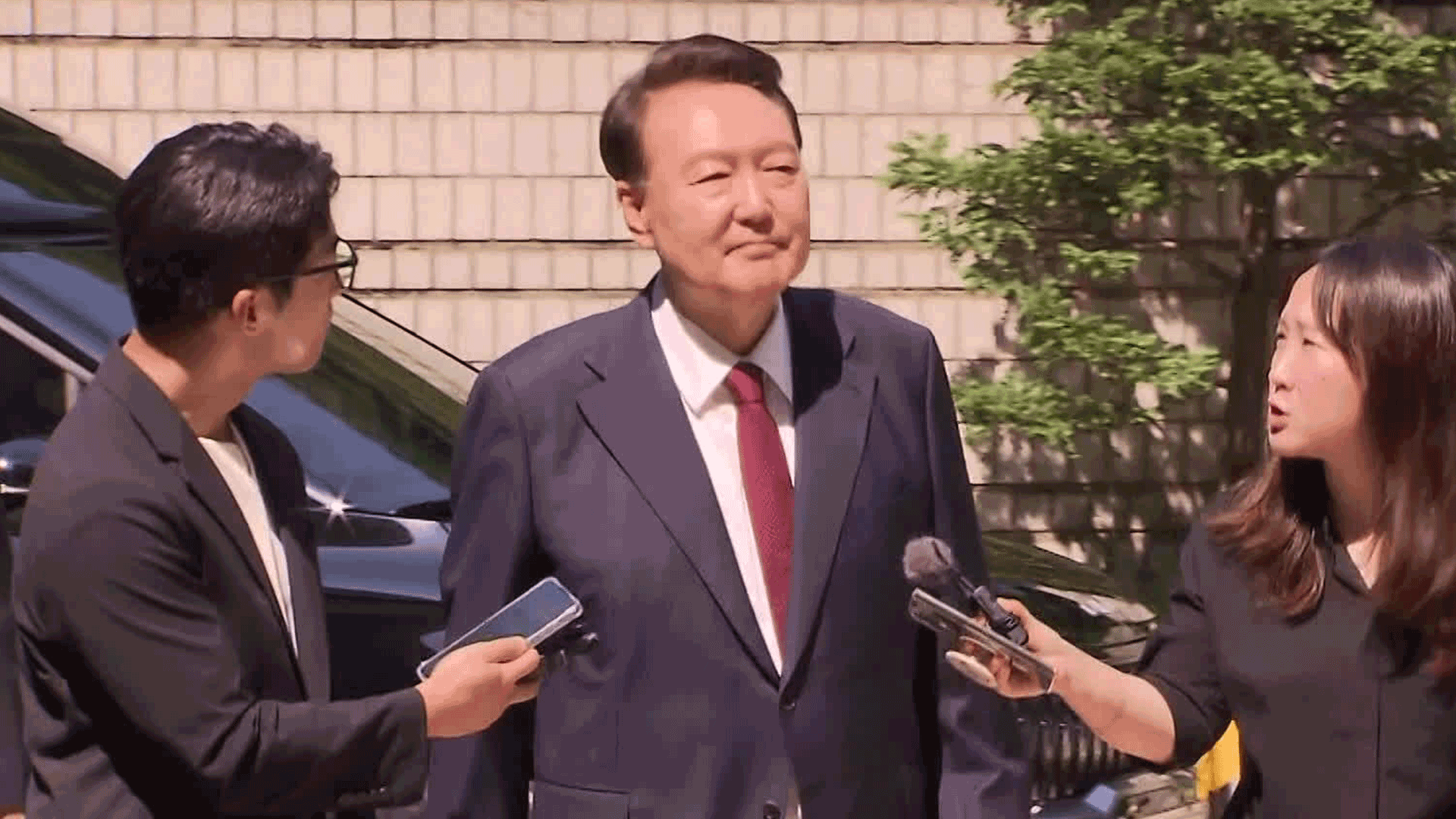 “지하 대기는 출석 불응”…<br>특검, 윤 측에 최후 통첩