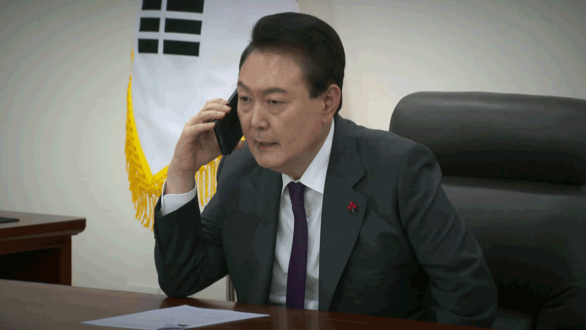 해병 특검, 윤 전 대통령 강제수사 개시…<br>“휴대전화 확보”